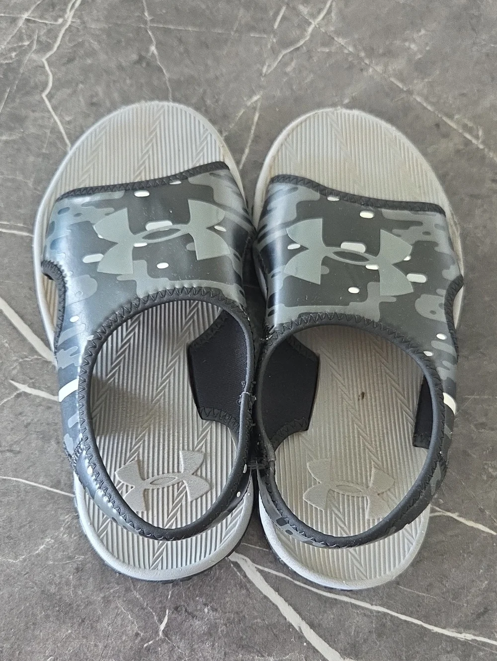Under Armour Kids Black & Gray Camo Slide Sandals Size 2